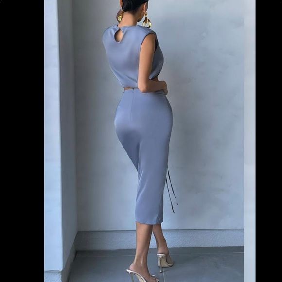 Set - Picture 2 of 2